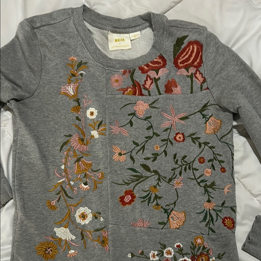 Mauve Gray Crew Neck Sweater with Red Accents